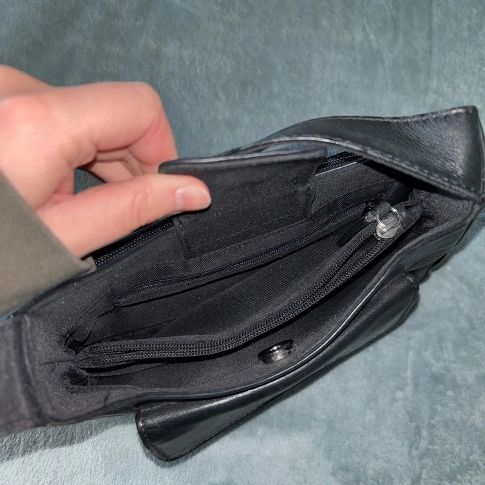 Fossil Black Purse - Picture 6 of 14